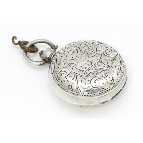 475 - A silver sovereign case / carrier with engraved acanthus scroll decoration hallmarked Birmingham 191... 