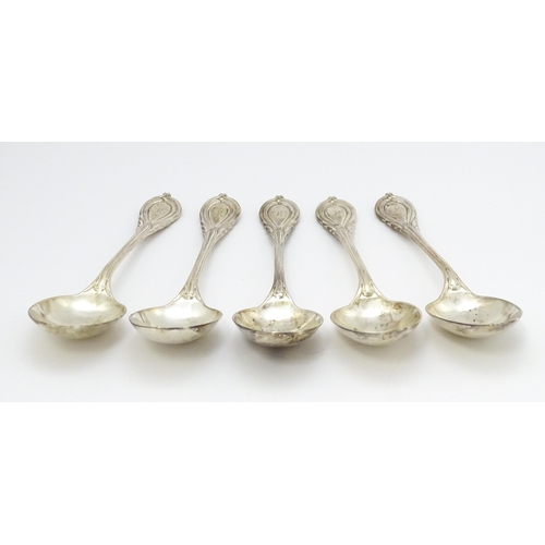 478 - A set of five Victorian silver Lily pattern dessert spoons hallmarked Sheffield 1898, maker John Rou... 