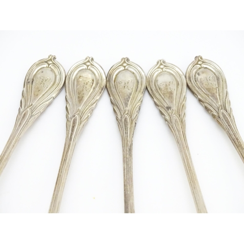 478 - A set of five Victorian silver Lily pattern dessert spoons hallmarked Sheffield 1898, maker John Rou... 