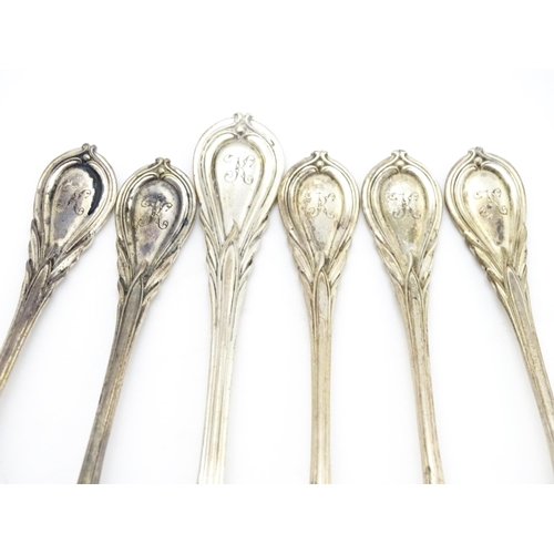 482 - A quantity of assorted Victorian silver Lily pattern spoons to include two salt spoons, a mustard sp... 