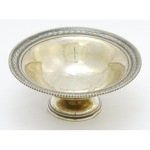 488 - A silver pedestal bon bon dish hallmarked Sheffield 1919, maker James Dixon & Sons Ltd. Approx. 4 1/... 