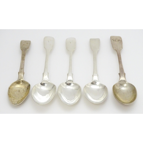 510 - Five assorted 19thC silver Fiddle pattern teaspoons, various dates and makers. Largest approx. 6