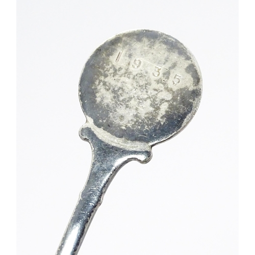 552 - A silver teaspoon surmounted by a Wedgwood Jasperware sphere hallmarked Birmingham 1981. Together wi... 