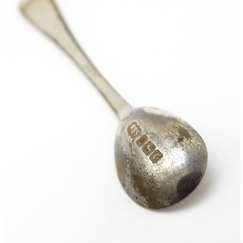 572 - Assorted silver spoons to include a Geo III tablespoon hallmarked London 1803, maker George Wintle, ... 