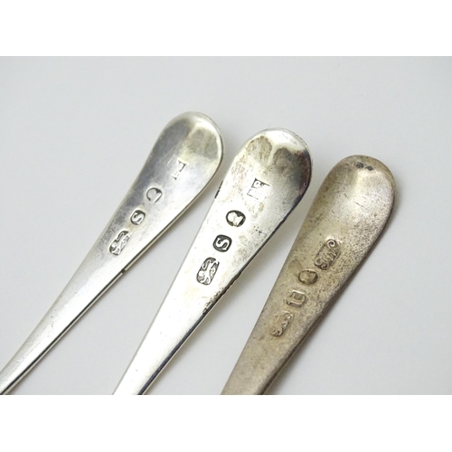 572 - Assorted silver spoons to include a Geo III tablespoon hallmarked London 1803, maker George Wintle, ... 