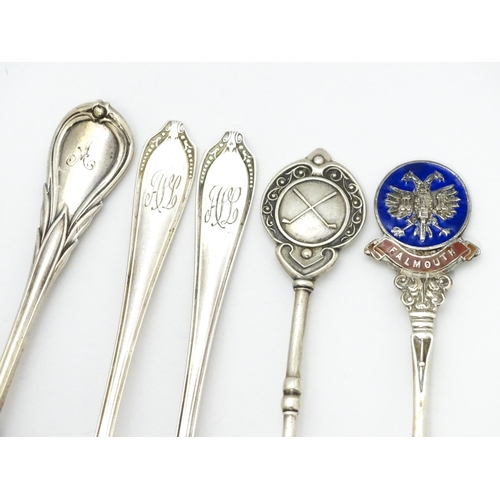 574 - Assorted silver items to include a spoon and fork hallmarked Sheffield 1930, maker James Deakin & So... 