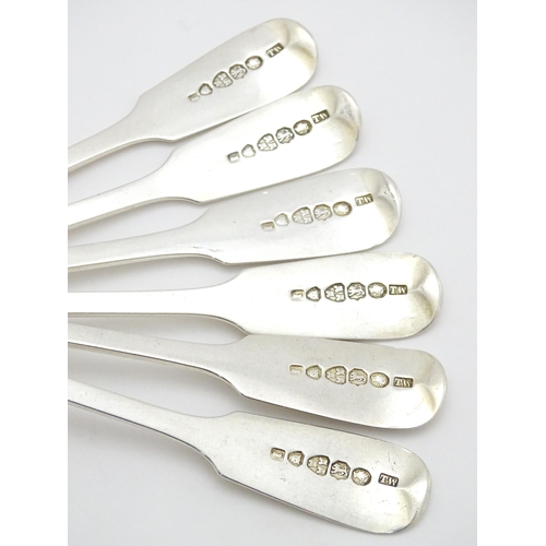 611 - Six Victorian silver teaspoons hallmarked Newcastle 1847, maker Thomas Wheatley. Approx. 5 1/2