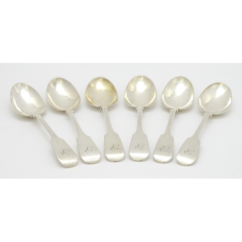 611 - Six Victorian silver teaspoons hallmarked Newcastle 1847, maker Thomas Wheatley. Approx. 5 1/2