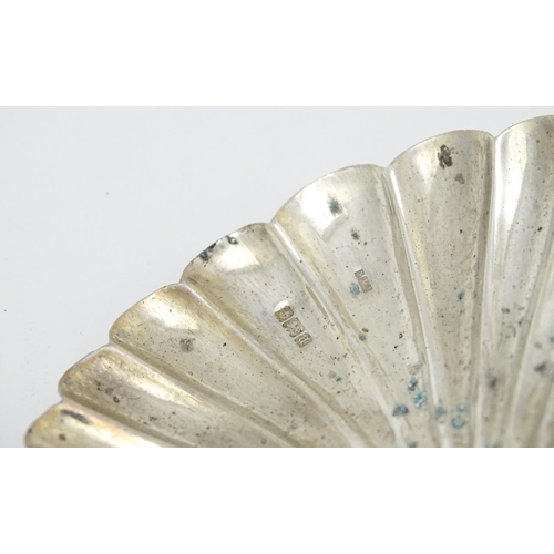 653 - A cased pair of silver butter dishes of scallop shell form, hallmarked Birmingham 1903 maker Minshul... 