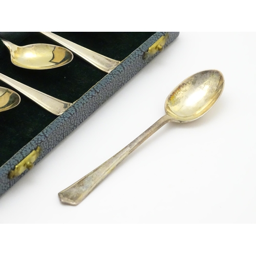 657 - A cased set of six silver teaspoons hallmarked Sheffield 1946 maker C W Fletcher & Son Ltd. Spoons a... 