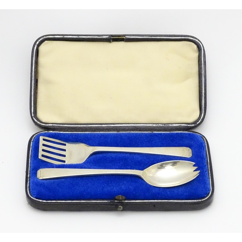 660 - A pair of Art Deco silver sweetmeat servers hallmarked Sheffield 1945, maker Frank Cobb & Co Ltd. Ca... 