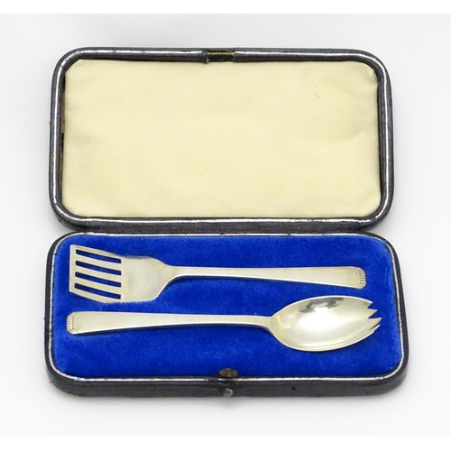 660 - A pair of Art Deco silver sweetmeat servers hallmarked Sheffield 1945, maker Frank Cobb & Co Ltd. Ca... 