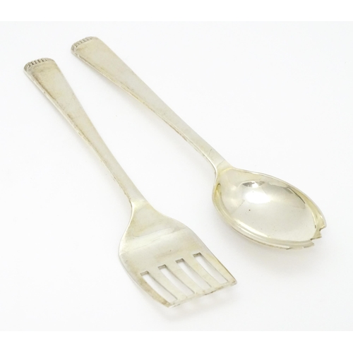 660 - A pair of Art Deco silver sweetmeat servers hallmarked Sheffield 1945, maker Frank Cobb & Co Ltd. Ca... 