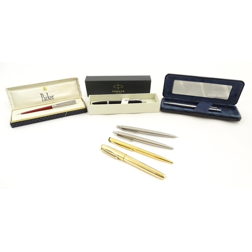 1225A - A quantity of pens, comprising a boxed Parker NL ballpoint, a boxed Parker IIIE ballpoint, a boxed P... 