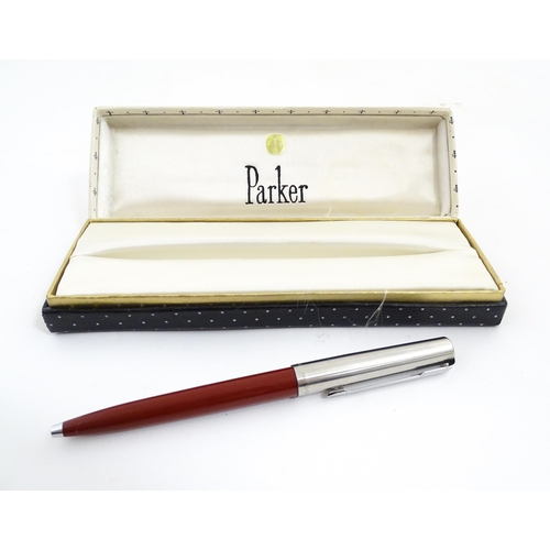 1225A - A quantity of pens, comprising a boxed Parker NL ballpoint, a boxed Parker IIIE ballpoint, a boxed P... 