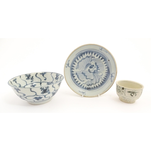 30 - Two Chinese blue and white Tek Sing items comprising bowl and dish with brushwork decoration. Togeth... 