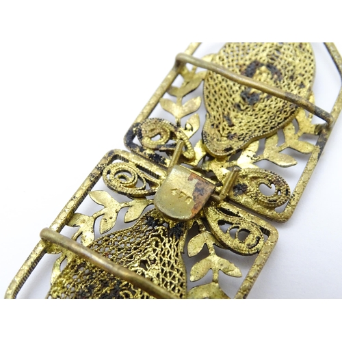 872 - A quantity of assorted two piece buckles to include gilt metal, filigree examples etc. Largest appro... 