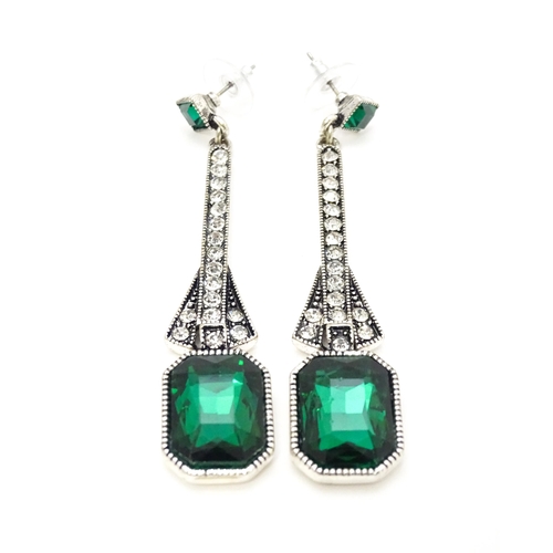 916 - A malachite pendant modelled as an elephant with silver mounts, a pair of Art Deco style drop earrin... 