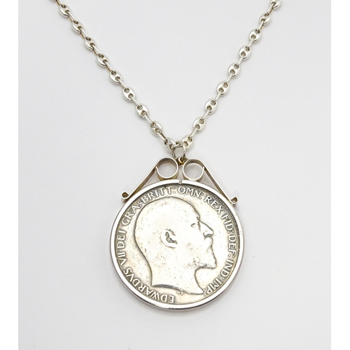 954 - Coin : A 1902 silver crown coin in captive mount on silver chain. Pendant approx. 1 1/2