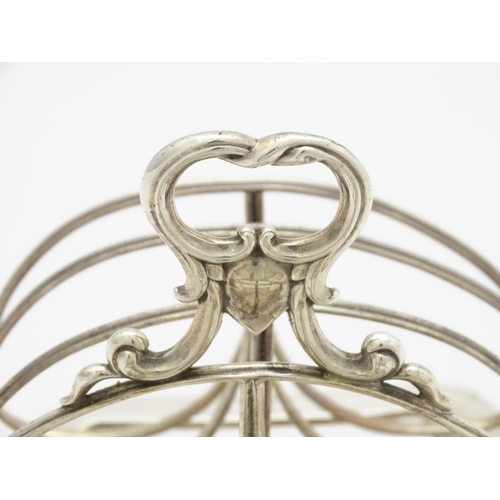 342 - A 19thC silver seven bar toast rack hallmarked London c. 1839. Approx. 7