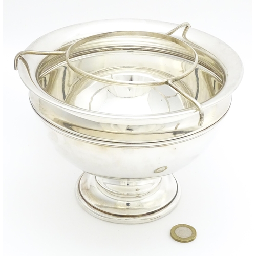 446 - A silver caviar bowl stand hallmarked Sheffield 1908, maker Sharman D Neill. Approx. 5 1/2