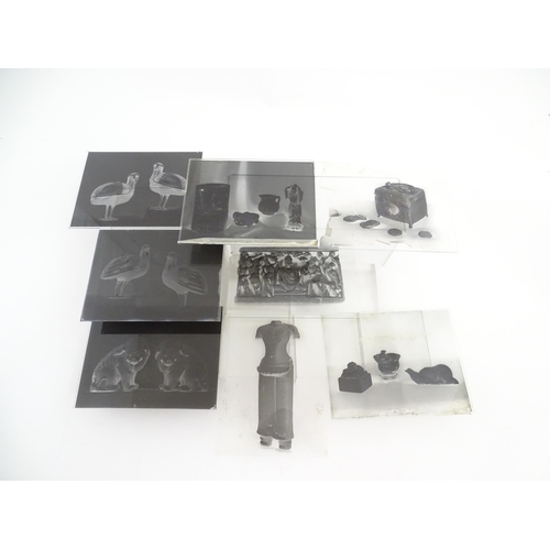 2133 - A quantity of assorted plate glass negatives depicting various ancient artefacts / sculptures, etc. ... 