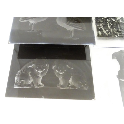 2133 - A quantity of assorted plate glass negatives depicting various ancient artefacts / sculptures, etc. ... 