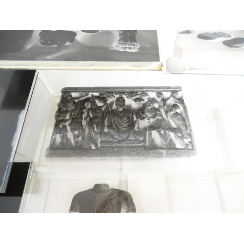 2133 - A quantity of assorted plate glass negatives depicting various ancient artefacts / sculptures, etc. ... 