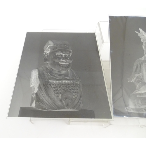 2133 - A quantity of assorted plate glass negatives depicting various ancient artefacts / sculptures, etc. ... 