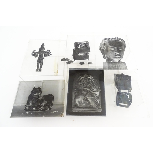 2133 - A quantity of assorted plate glass negatives depicting various ancient artefacts / sculptures, etc. ... 