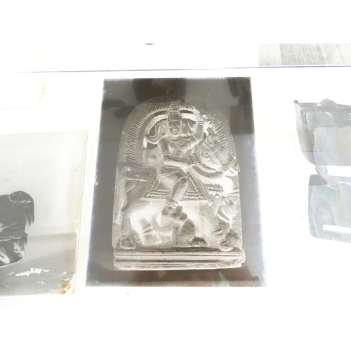 2133 - A quantity of assorted plate glass negatives depicting various ancient artefacts / sculptures, etc. ... 