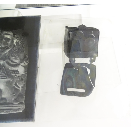 2133 - A quantity of assorted plate glass negatives depicting various ancient artefacts / sculptures, etc. ... 