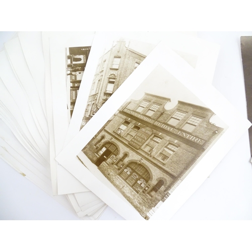 2135 - An archive of early 20thC monochrome photographs depicting various pubs / inns / restaurants in Lond... 