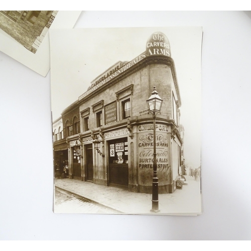 2135 - An archive of early 20thC monochrome photographs depicting various pubs / inns / restaurants in Lond... 