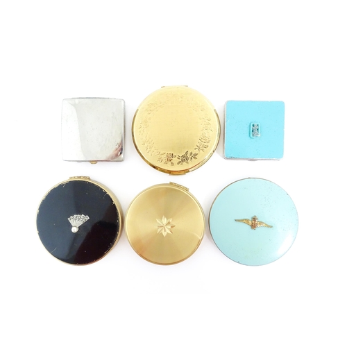 1230 - Five assorted vintage compacts to include a RAF Stratton compact with blue enamel detail and winged ... 