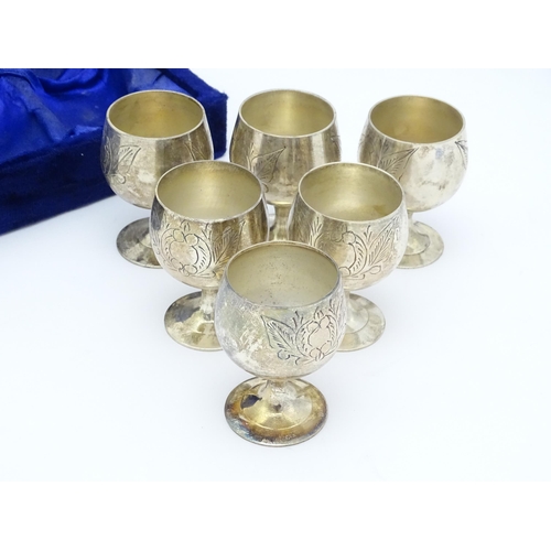 685 - A quantity of silver plated wares to include coasters, cruets, dishes, trays, etc. Largest approx. 1... 