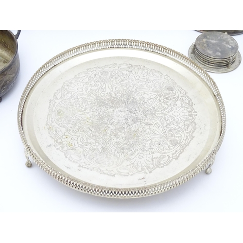 685 - A quantity of silver plated wares to include coasters, cruets, dishes, trays, etc. Largest approx. 1... 