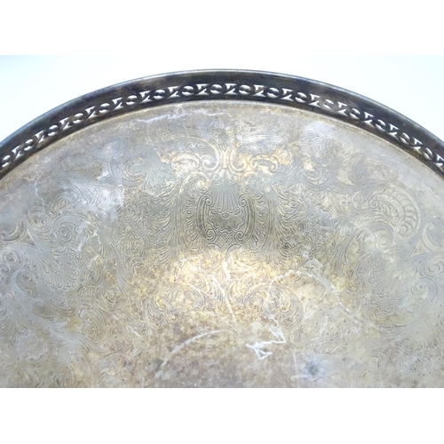 685 - A quantity of silver plated wares to include coasters, cruets, dishes, trays, etc. Largest approx. 1... 