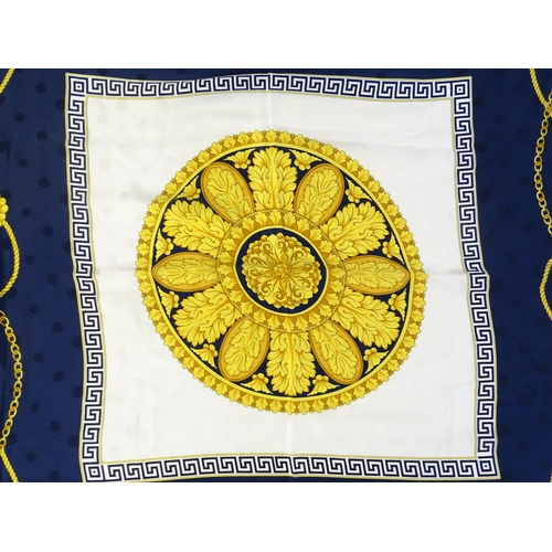 1092 - Vintage fashion / clothing: A Renato Balestra silk scarf, measuring 54 x 54