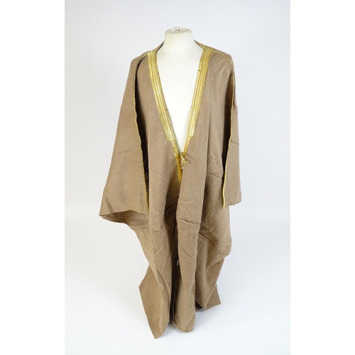 1097 - Vintage fashion / clothing: A traditional Arabic Bisht / cloak made from camel hair /wool with embro... 