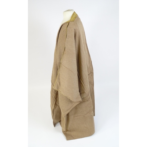 1097 - Vintage fashion / clothing: A traditional Arabic Bisht / cloak made from camel hair /wool with embro... 