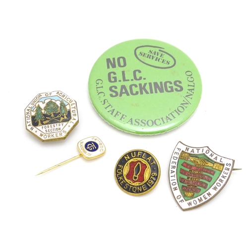 972 - Trade Union Interest: a quantity of assorted badges, pins, etc. to include the Amalgamated Carters &... 