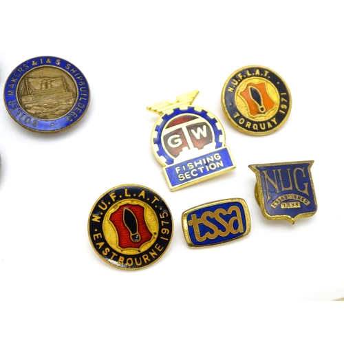 972 - Trade Union Interest: a quantity of assorted badges, pins, etc. to include the Amalgamated Carters &... 