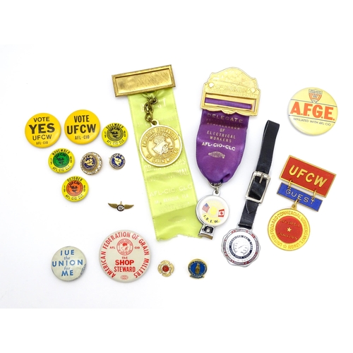 976 - Trade Union Interest: a quantity of assorted badges, pins, etc. to include Glass Bottle Blowers Asso... 