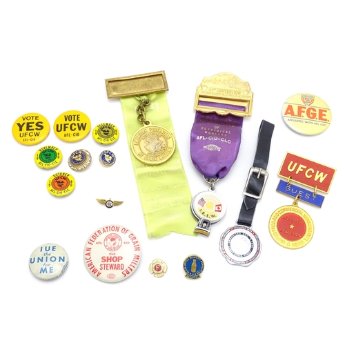 976 - Trade Union Interest: a quantity of assorted badges, pins, etc. to include Glass Bottle Blowers Asso... 