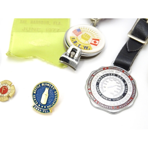 976 - Trade Union Interest: a quantity of assorted badges, pins, etc. to include Glass Bottle Blowers Asso... 