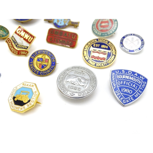 979 - Trade Union Interest: a quantity of assorted badges, pins, etc. to include a hallmarked silver Natio... 