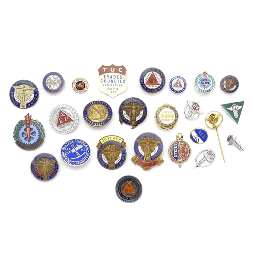 981 - Trade Union Interest: a quantity of assorted badges, pins, etc. to include Amalgamated Engineers Uni... 