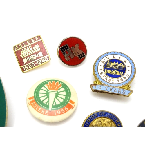 987 - Trade Union Interest: a quantity of assorted badges, pins, etc. to include ASLEF, Lock & Metal Worke... 