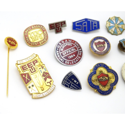 988 - Trade Union Interest: a quantity of assorted badges, pins, etc. to include National Association of T... 